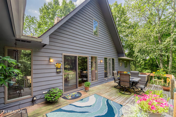 Property Photo: 128 W Hills Court TN 37748