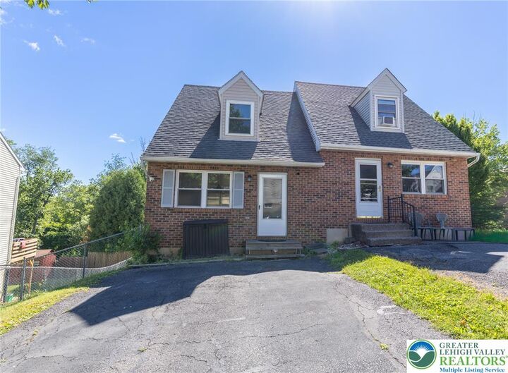 Property Photo:  661 S Front Street S  PA 18103 