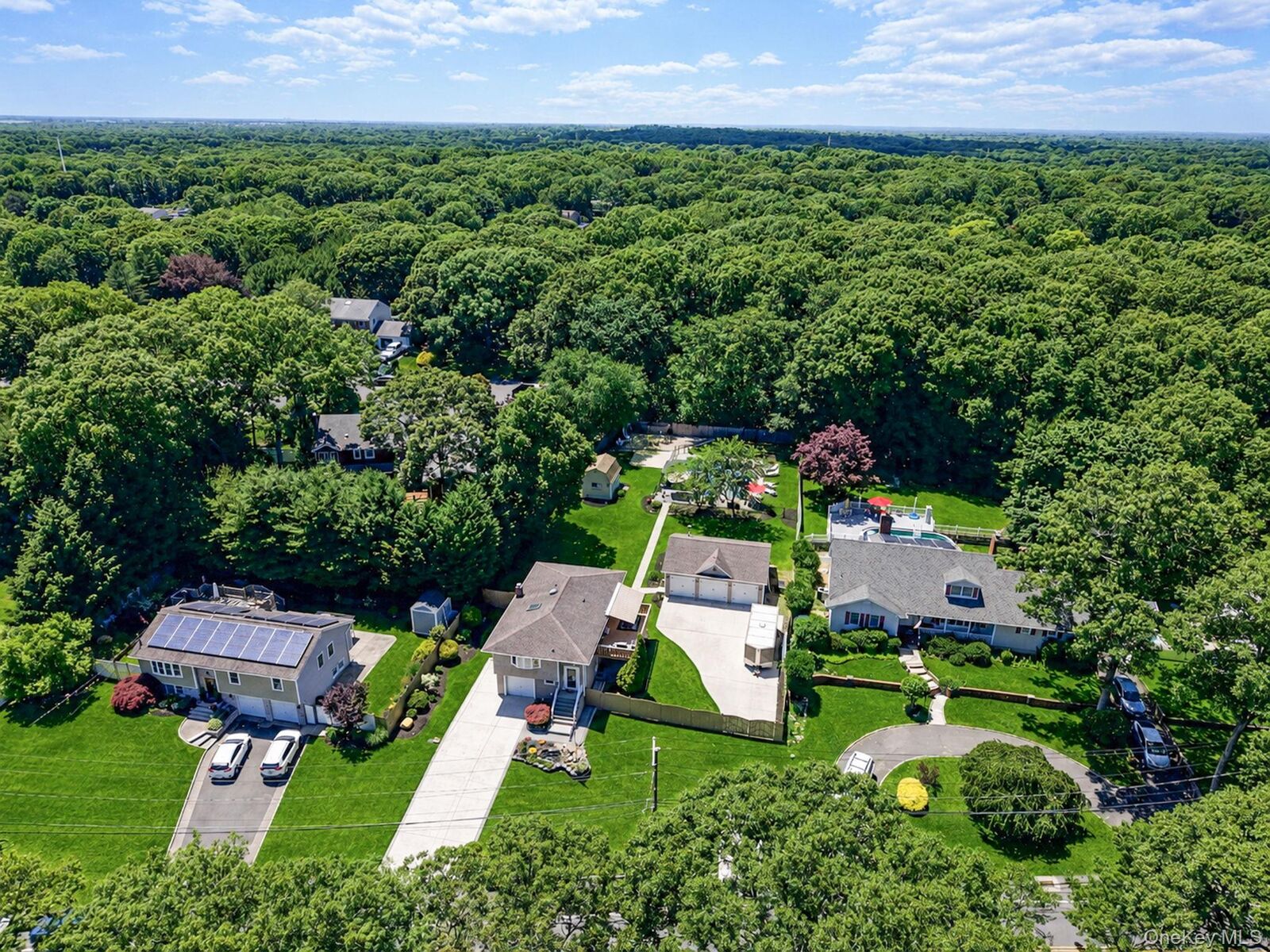 Property Photo:  34 Leeds Boulevard  NY 11738 