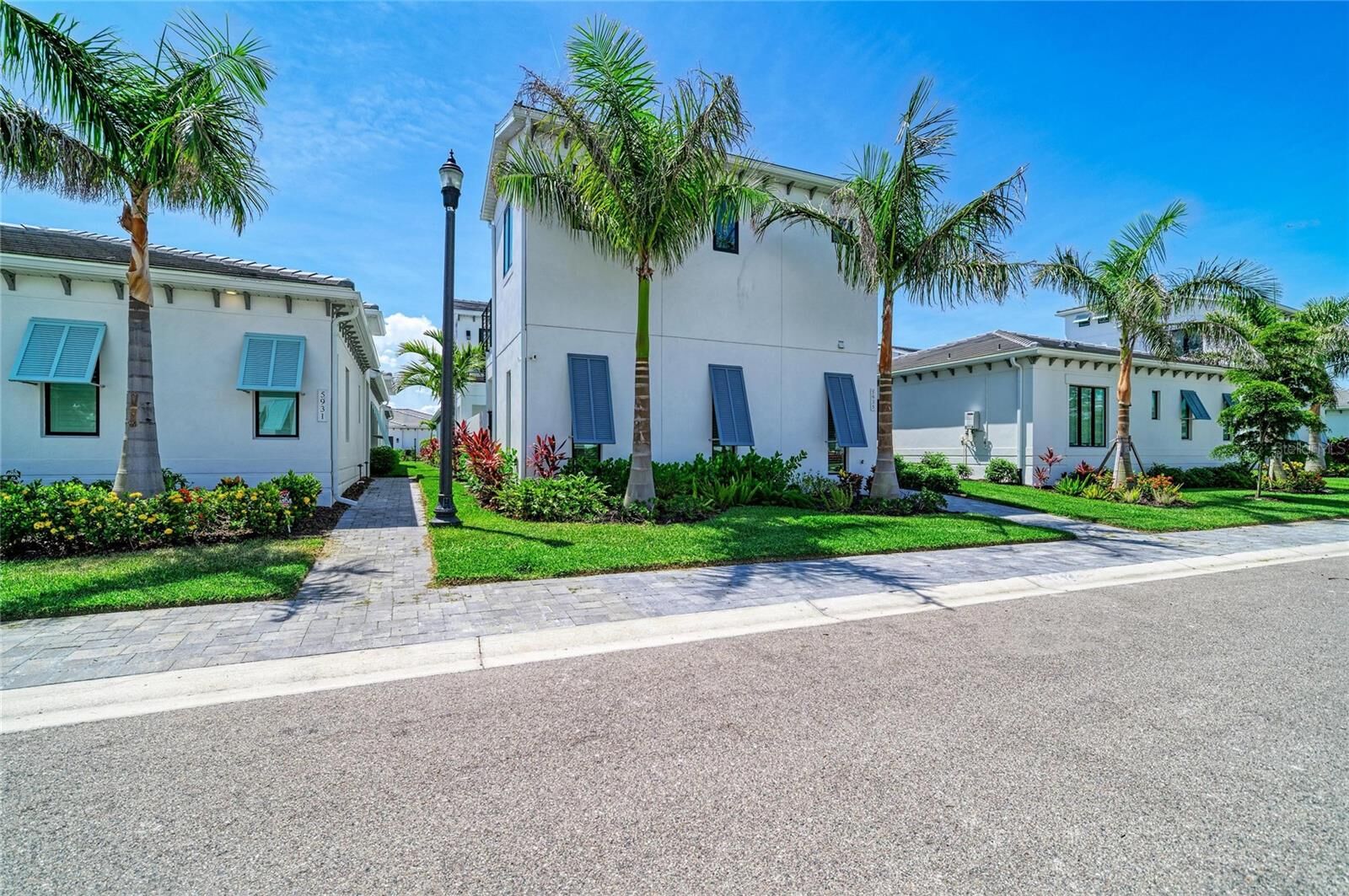 Property Photo: 5935 Cat Claw Lane FL 34210
