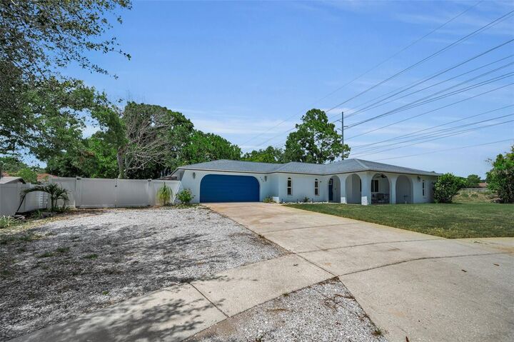 Property Photo:  505 Whispering Oak Drive  FL 34689 