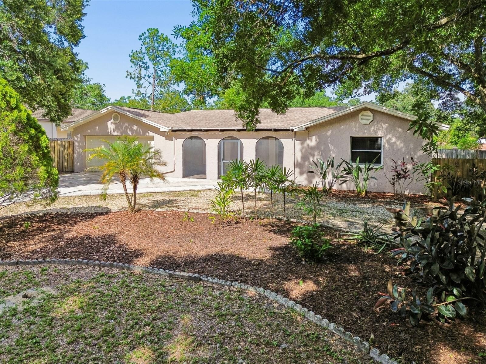 Property Photo: 503 Rollingview Drive FL 33617