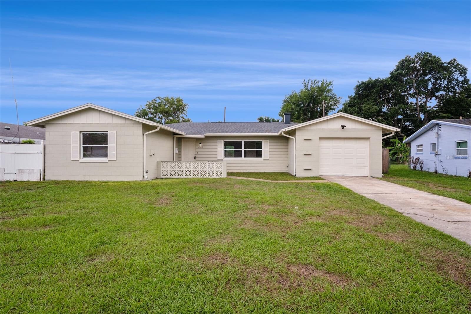 Property Photo: 1605 Puritan Avenue FL 32792