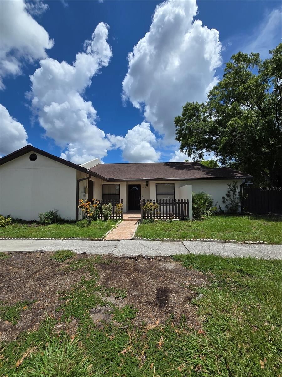 Property Photo: 5401 Hopedale Drive FL 33624