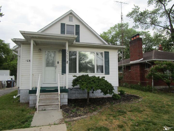 Property Photo: 2342 Vivian Road MI 48162-4134