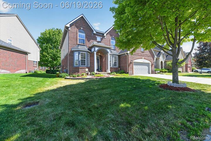 Property Photo:  6827 Blackwell  MI 48317 