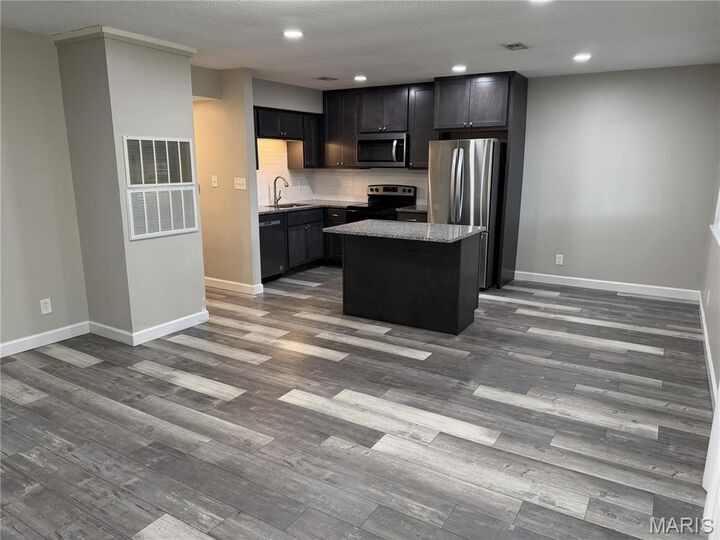 Property Photo:  1913 Gascony Parc Drive 1913  MO 63367 