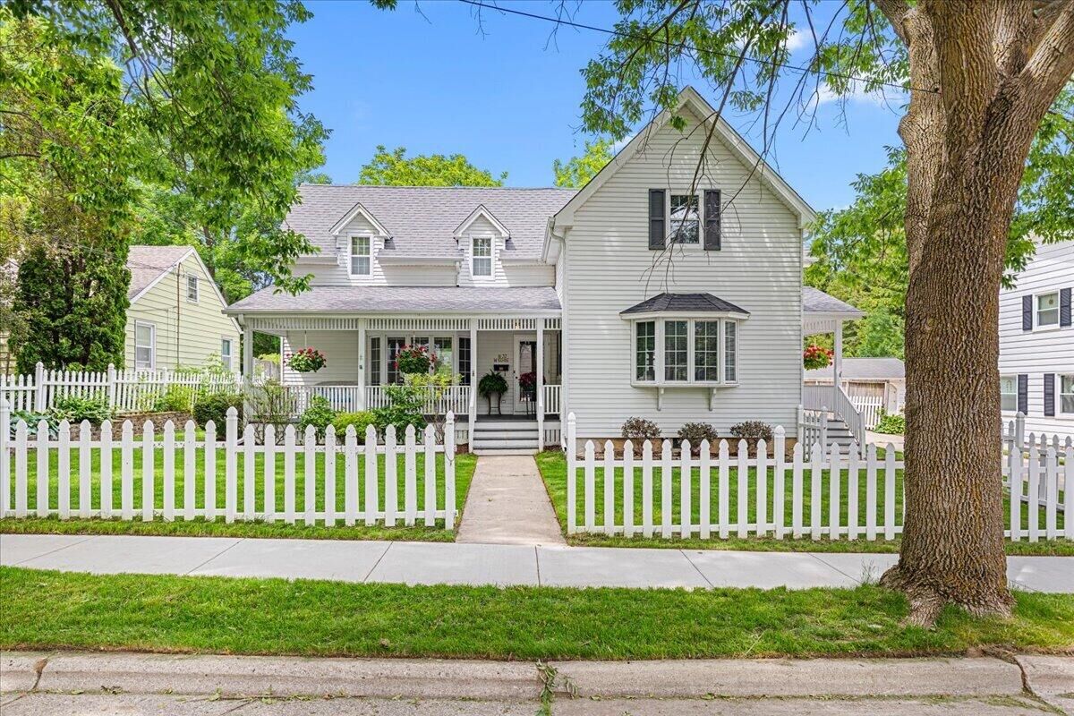 Property Photo:  N37w6046 Wurthmann St  WI 53012 