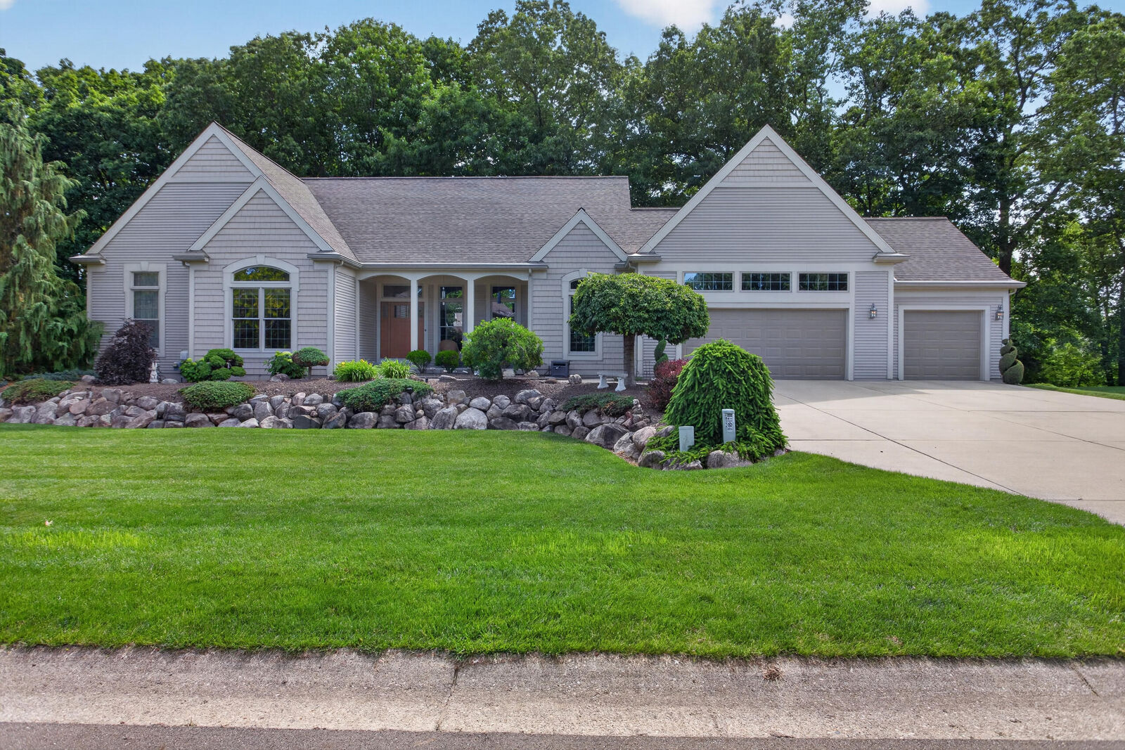 Property Photo:  4215 Aspen Way  MI 49201 