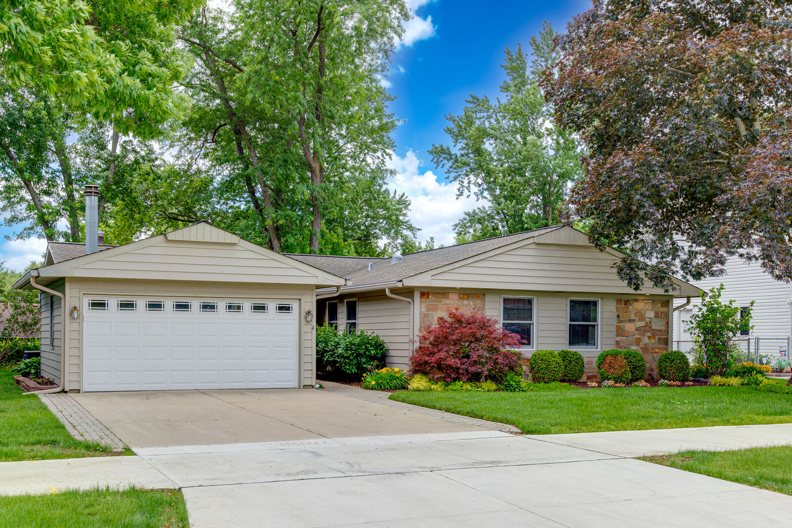 Property Photo: 955 Bernard Drive IL 60089