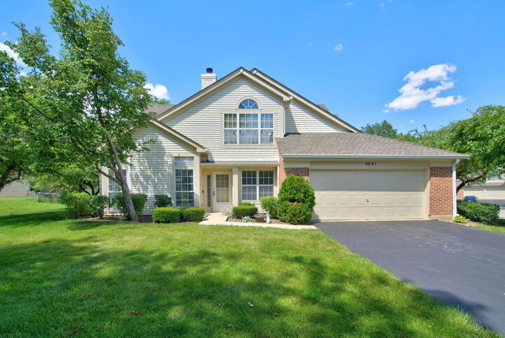Property Photo:  354 Ashford Circle 1  IL 60103 