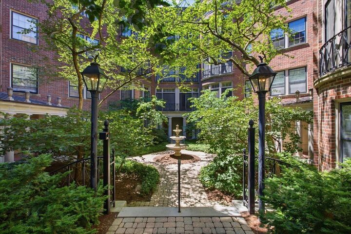 Property Photo:  942 Michigan Avenue 3  IL 60202 
