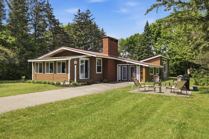 Property Photo:  118 Elmere Road  ME 04090 