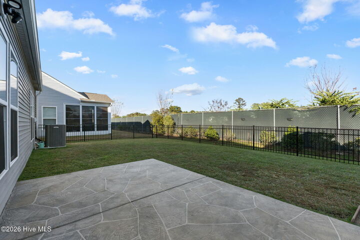 Property Photo: 139 Eagle Claw Drive NC 28467