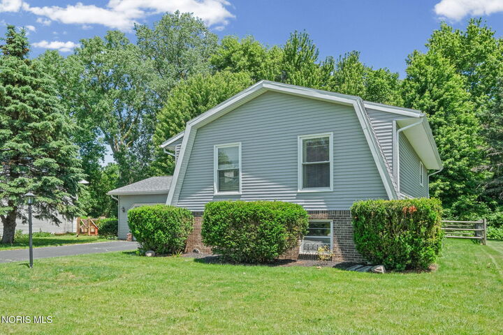 Property Photo: 600 Wilkshire Drive OH 43566