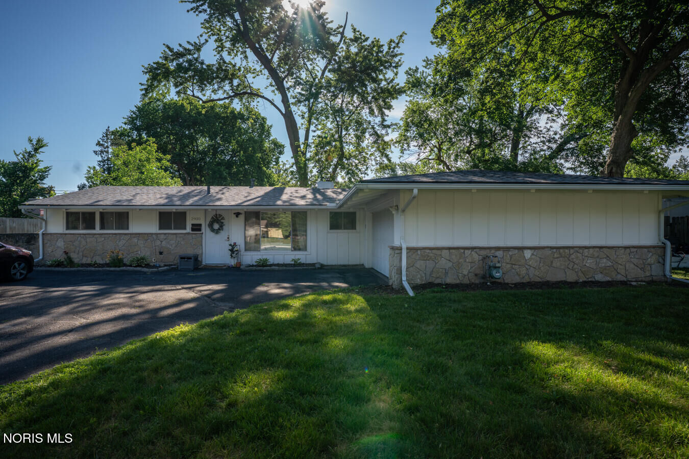 Property Photo: 2930 Wicklow Road OH 43606