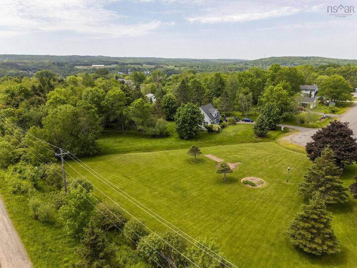 Property Photo:  865 Upland Court  NS B4N 5A8 