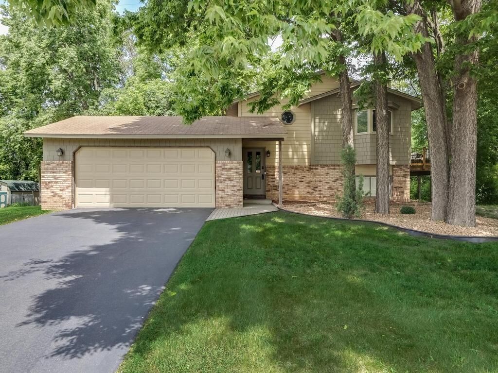 Property Photo:  2700 98th Avenue N  MN 55444 