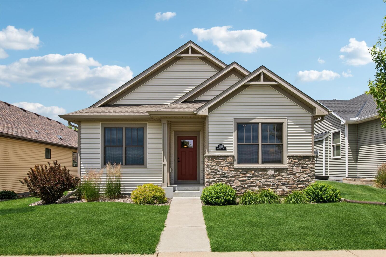 Property Photo:  2145 Ontario Lane  MN 55057 