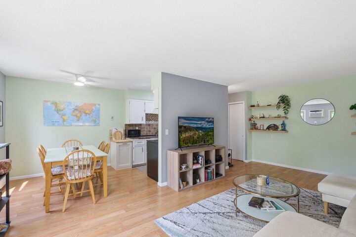 Property Photo:  908 9th Avenue S 7  MN 55343 