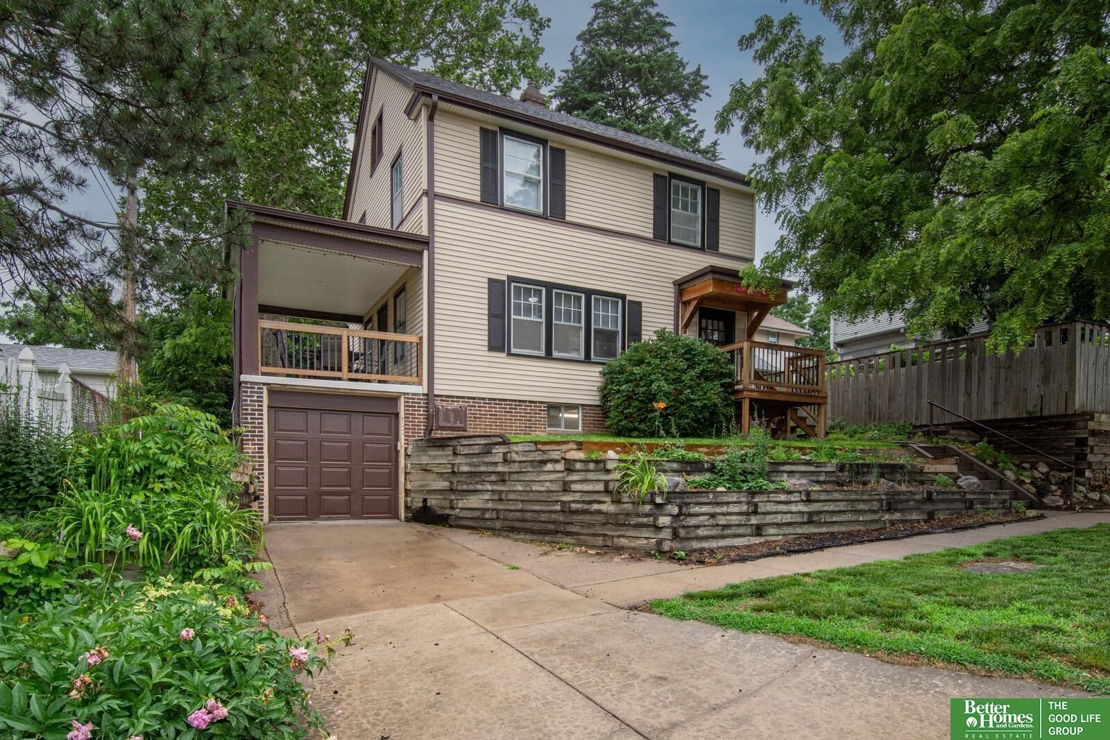 Property Photo:  308 S 48 Street  NE 68132 