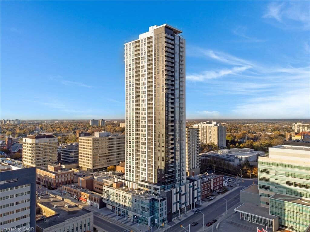 Property Photo:  60 Frederick Street 1206  ON N2H 0C7 