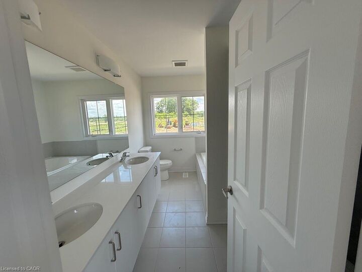 Property Photo: 40 Turnbull Drive ON N3T 0K4