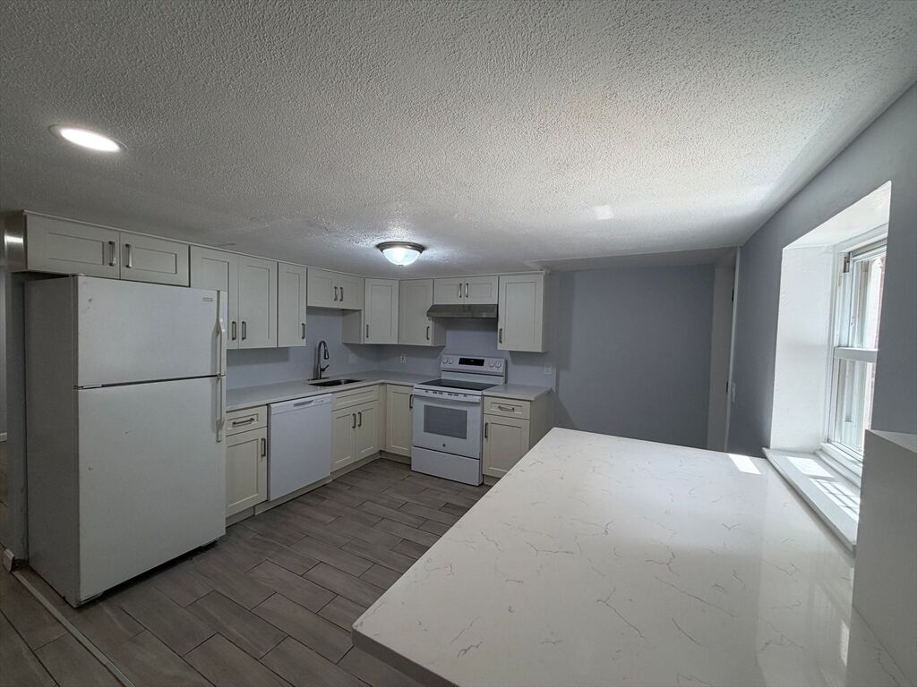 Property Photo:  31 Chelsea Street B  MA 02128 