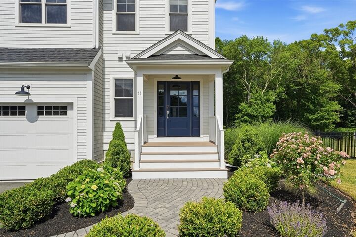 Property Photo:  11 Carriage House Way  MA 02066 