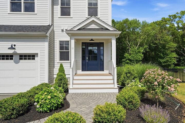 Property Photo:  11 Carriage House Way  MA 02066 