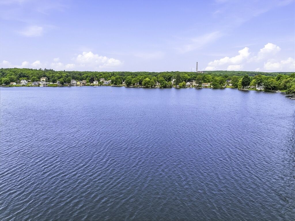 Property Photo:  6 Tiffany Circle 6  MA 01527 