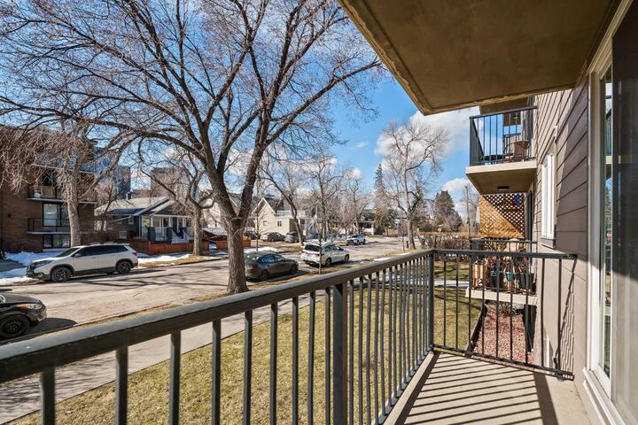 Property Photo: 310 4 Avenue NE 204 AB T2E 0J5