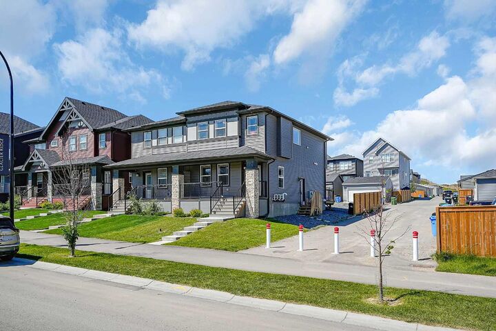 Property Photo: 125 Edith Gate NW AB T3R 1Z2