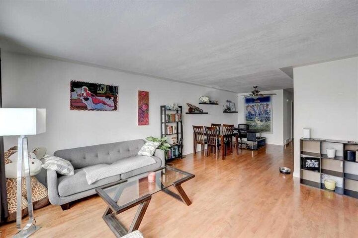 Property Photo: 518 54 Avenue SW AB T2V 0C7