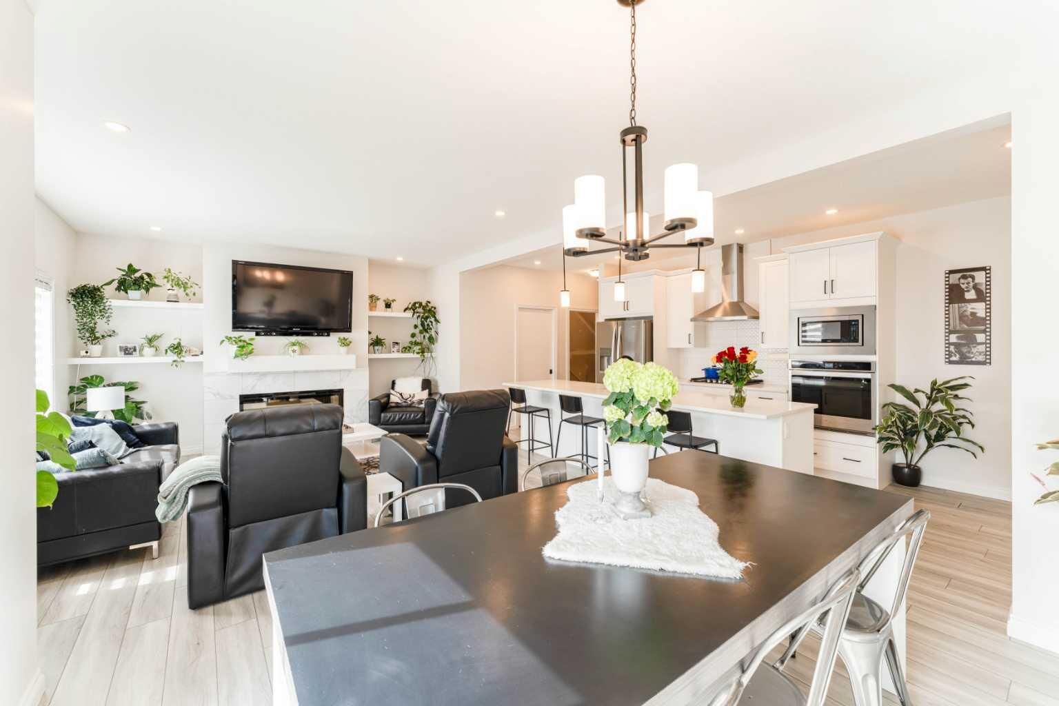Property Photo: 1484 Bayview Point SW AB T4B 3N8