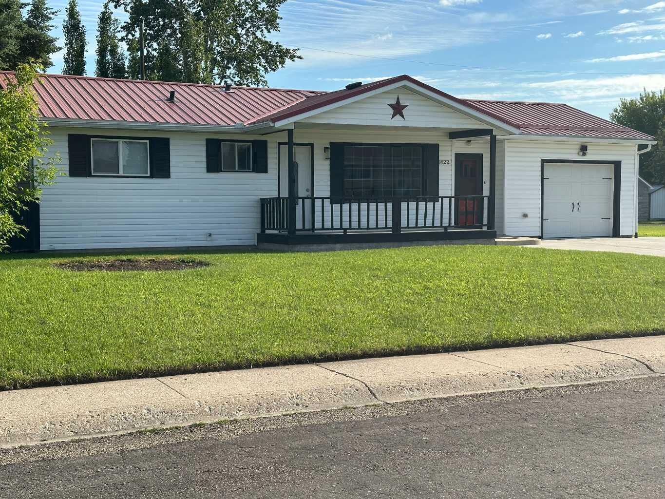 Property Photo:  1422 19 Avenue  AB T0M 0W0 