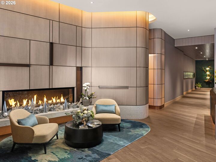 Property Photo: 550 SW 10th Ave 2909 OR 97205