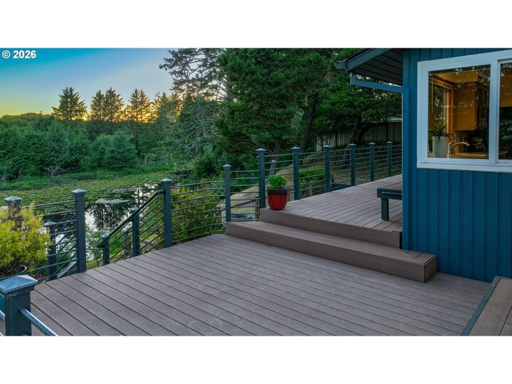 Property Photo:  33247 Wood Duck Ln  OR 97146 