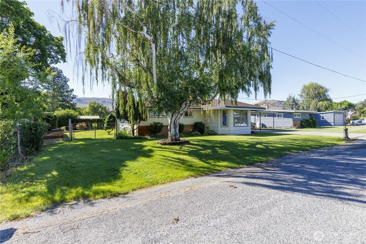Property Photo: 2080 James Avenue WA 98840