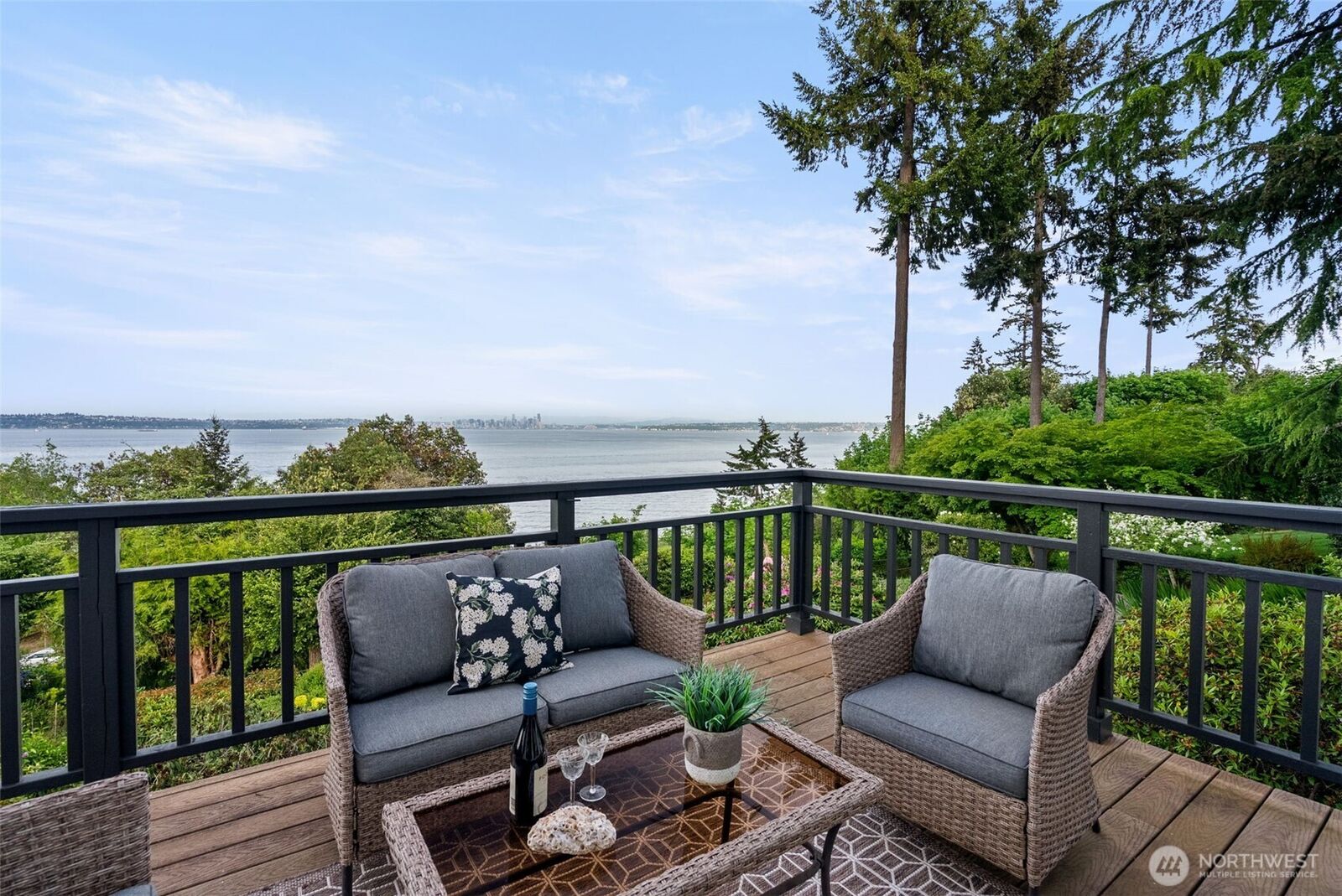 Property Photo: 10879 Bill Point Circle NE WA 98110