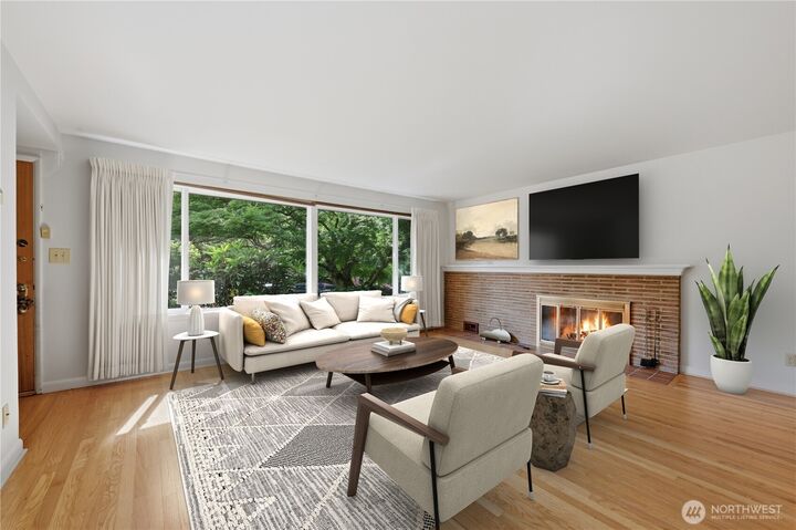 Property Photo: 7025 43rd Avenue NE WA 98115