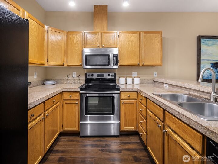 Property Photo: 5400 Harbour Pointe Boulevard G101 WA 98275