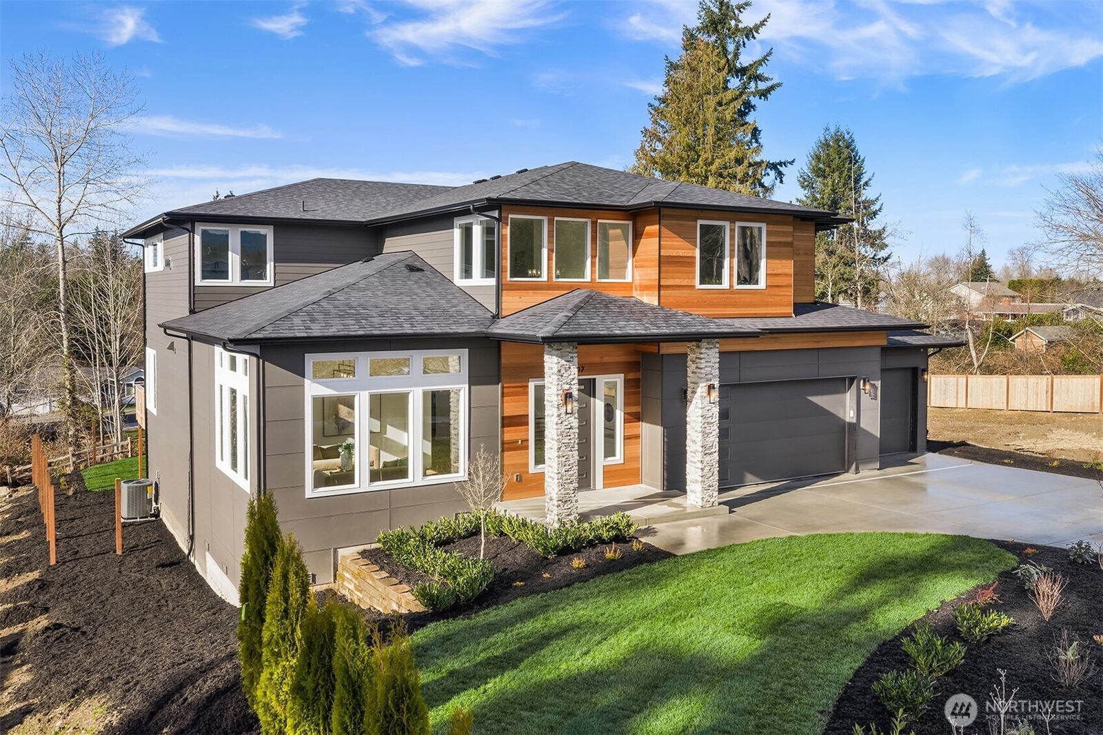Property Photo:  507  Orcas Ave NE  WA 98059 