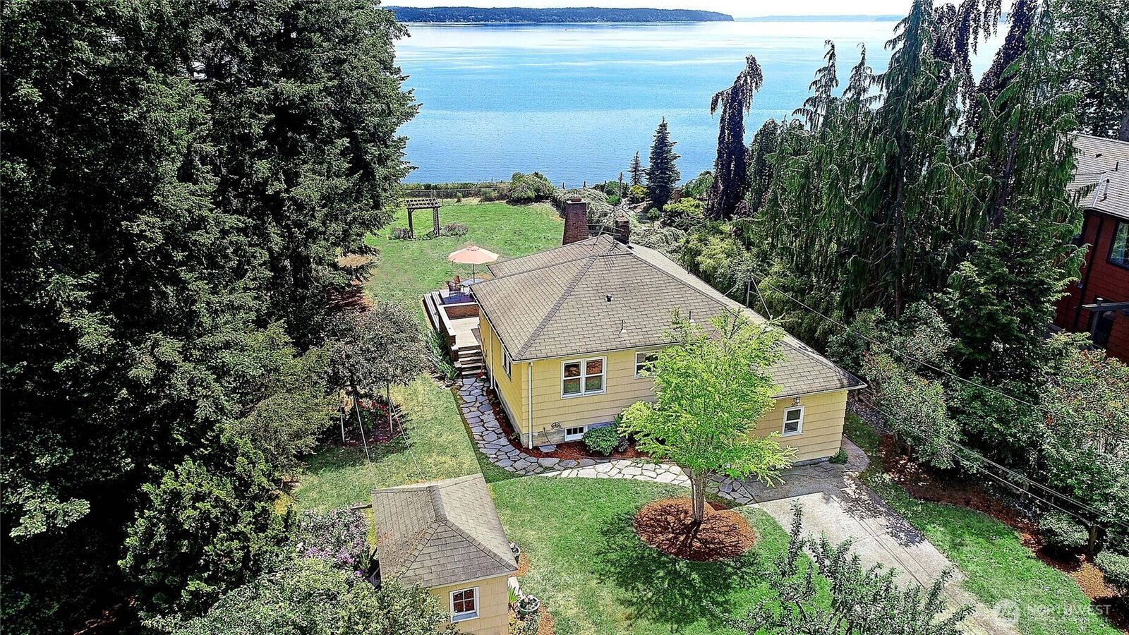 Property Photo: 562 Moe Road WA 98282