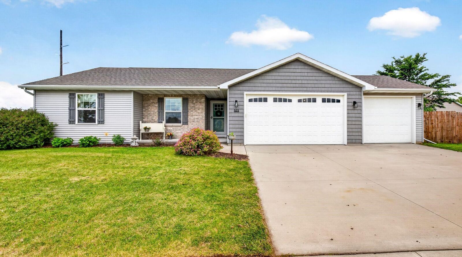 Property Photo:  503 Rusch Drive  WI 54113-1430 