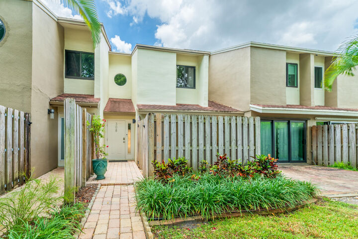 Property Photo: 308 City View Drive FL 33311