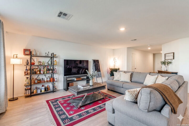 Property Photo: 5319 Devils Rdg TX 78109