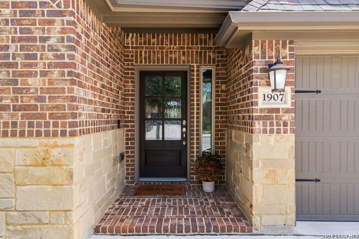 Property Photo: 1907 Cottonwood Way TX 78253
