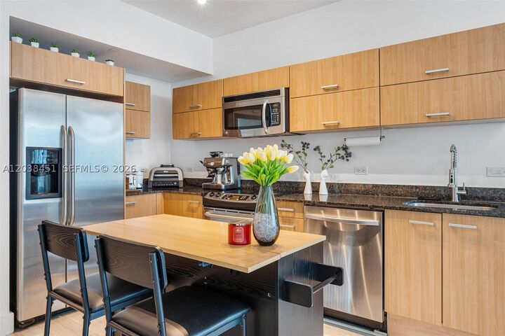 Property Photo:  350 S Miami Ave 2108  FL 33130 