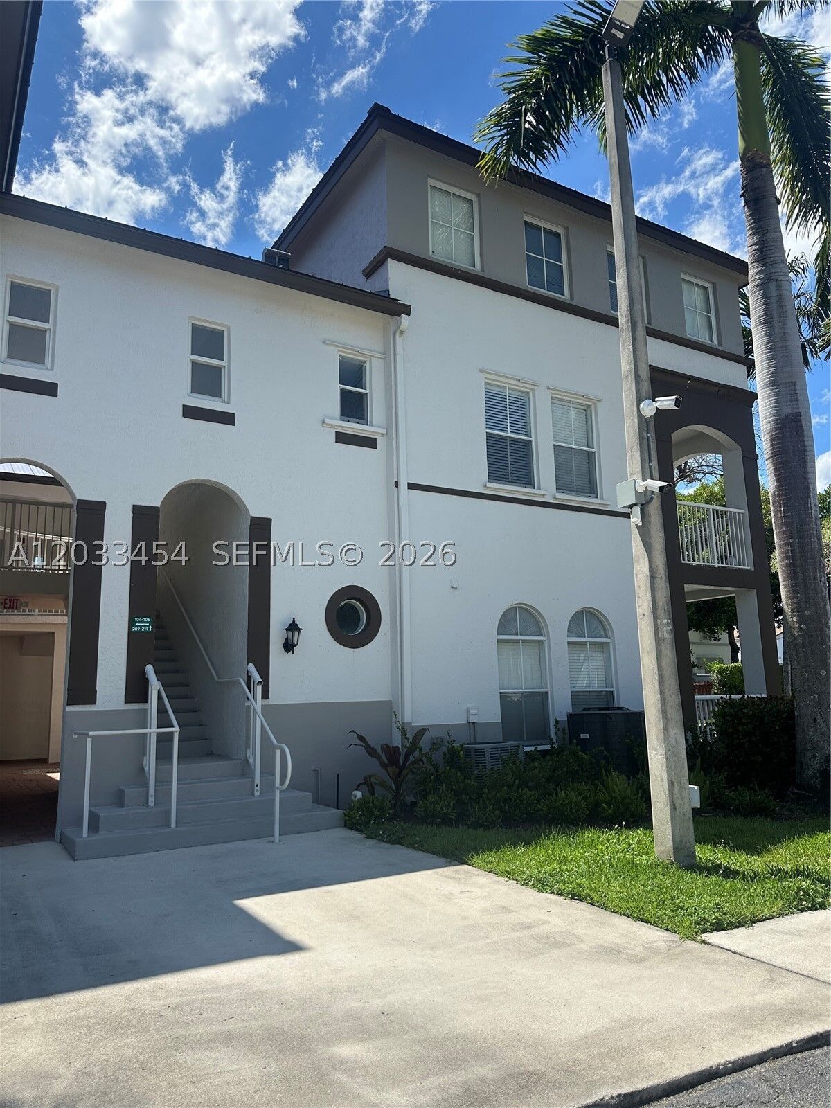 Property Photo: 4311 SW 160th Ave 105 FL 33027